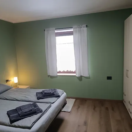 Alexander Apartmán Isolaccia